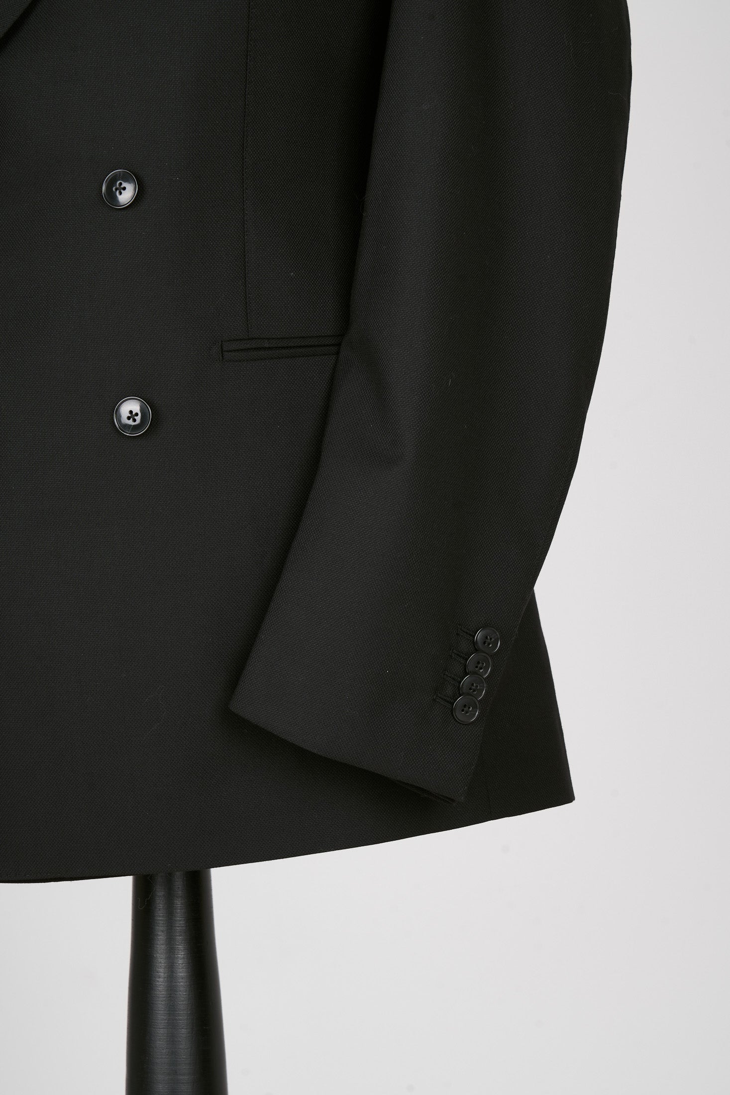 New SUITREVIEW Elmhurst Black Pure Wool Super 130s All